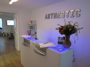 ARTHESTIC Médecine Esthétique Paris 8, Injections, épilation laser & Emsculpt